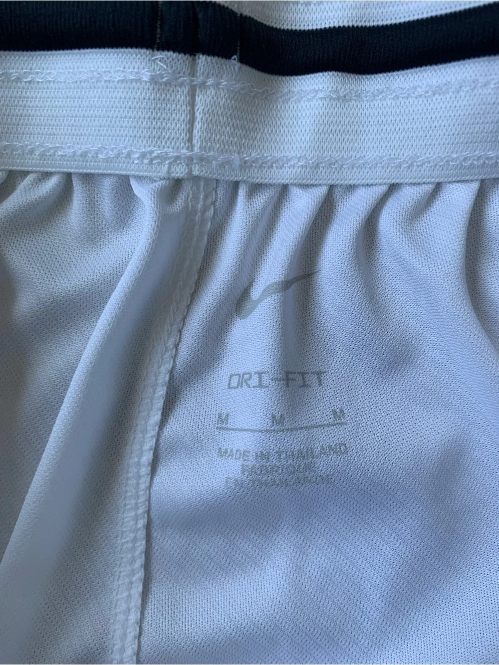 NWT Nike Dri-FIT Isofly Women's Basketball Shorts white/black size medium